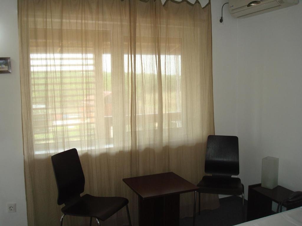 Pension Oasis Костинещи Екстериор снимка