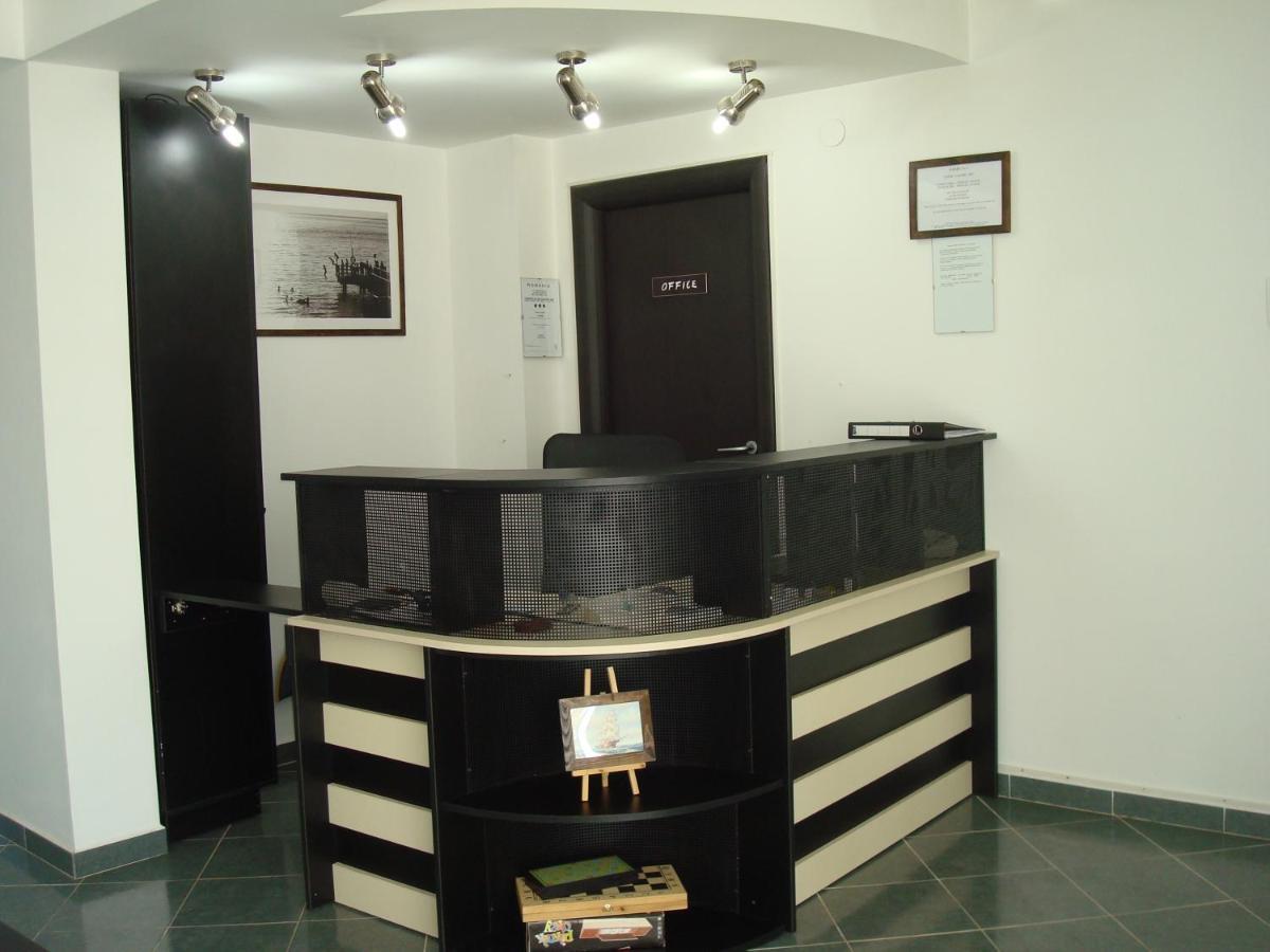 Pension Oasis Костинещи Екстериор снимка